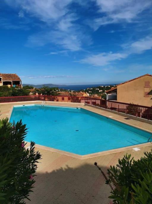 Апартаменты Terrasse De 30M2 Vue Mer Panoramique 1 Chambre Кавалер-сюр-Мер Экстерьер фото